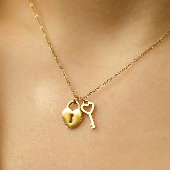Heart Lock Dainty Necklace | Gold Plated Stainless Steel - Picture 1 of 4